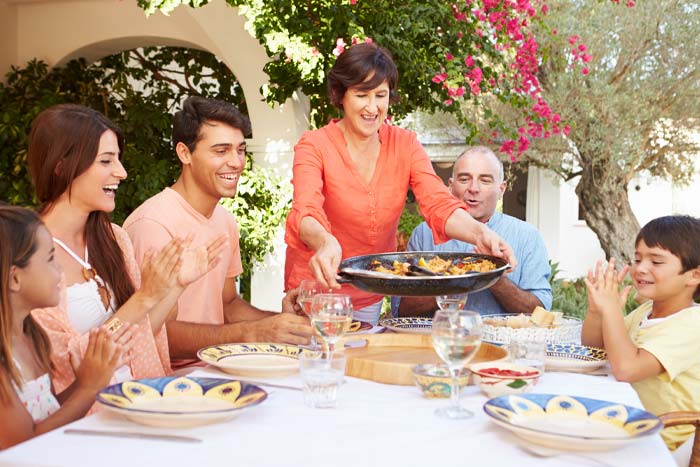 Family-dinner-small